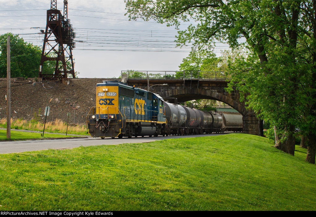 CSX GP40-2 #6235 on YPMO-33